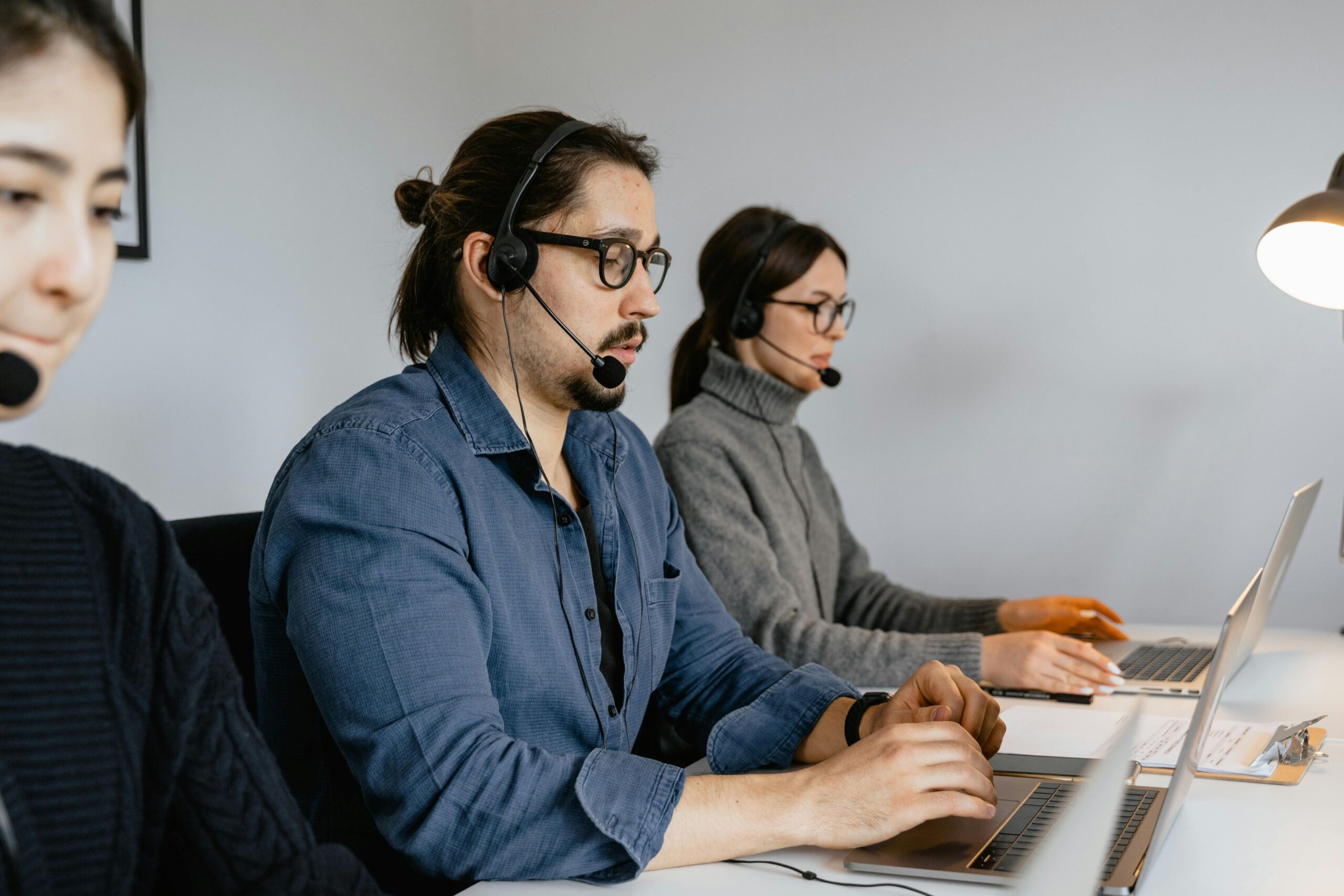 Best virtual receptionist Australia providing professional call handling services in Perth